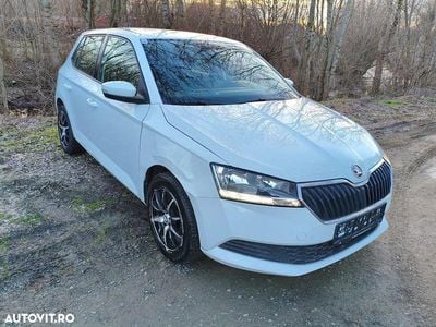 Second-hand Skoda Fabia Active 60 CP (44 kW) 2019 Culoarealb Hatchback