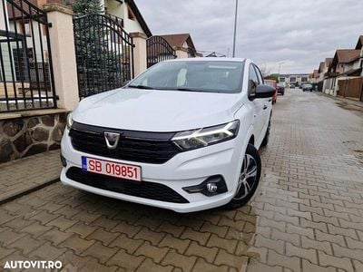 Second-hand Dacia Sandero 67 CP (49 kW) 2022 Culoarealb Hatchback
