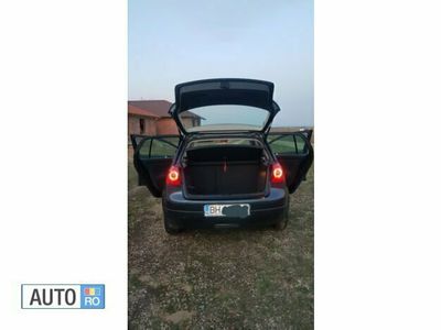 Utilizat 2005 VW Golf IV Hatchback | 3.050 EUR (Scump)