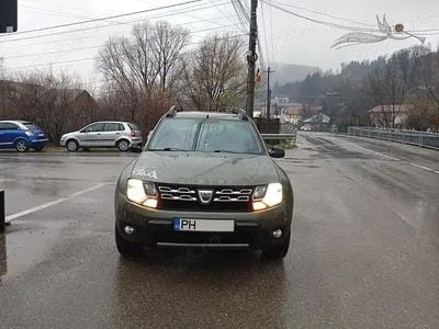 Verde Utilizat 2015 Dacia Duster Lauréate SUV | 9.800 EUR (Preț bun)