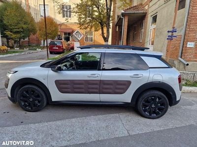 Second-hand Citroën C4 Shine 92 CP (67 kW) 2015 Culoarealb SUV