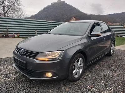 Gri Utilizat 2011 VW Jetta Berlinǎ | 5.390 EUR (Preț OK)