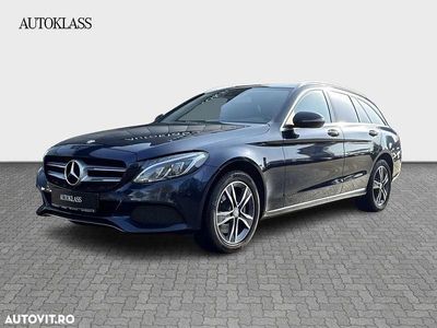 Culoarealbastru Utilizat 2016 Mercedes C250 Break | 19.000 EUR (Scump)