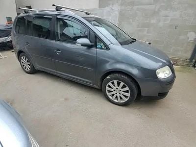 Gri Utilizat 2003 VW Touran Monovolum | 1.800 EUR (Preț OK)