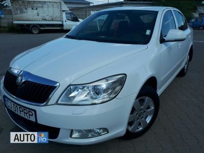 Alb Second-hand 2010 Skoda Octavia Berlinǎ | 7.700 EUR (Scump)
