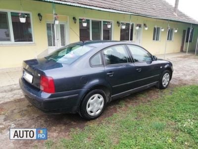 Gri Utilizat 2000 VW Passat Berlinǎ | 1.850 EUR (Scump)