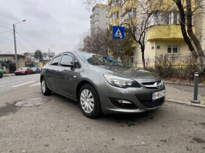 second-hand Opel Astra sedan 2018 1.4 TURBO+GPL