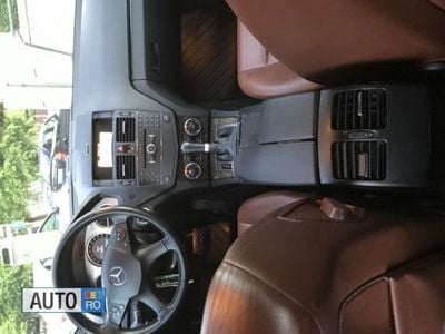 Second-hand Mercedes C220 170 CP (125 kW) 2008 Bej Berlinǎ