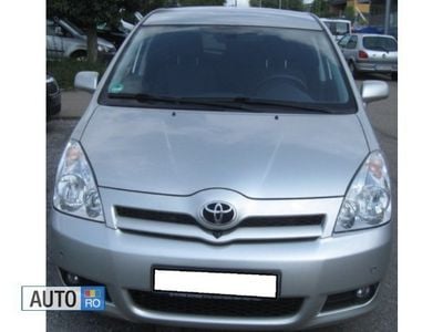 Second-hand Toyota Corolla Verso 177 CP (130 kW) 2005 Gri Monovolum