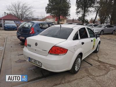 Second-hand Fiat Linea 90 CP (66 kW) 2010 Alb Berlinǎ