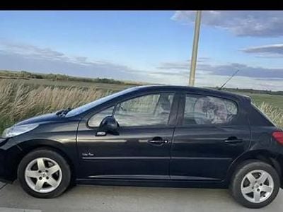 Utilizat 2009 Peugeot 207 | 1.100 EUR