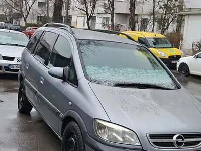 Gri Second-hand 2003 Opel Zafira Monovolum | 2.600 EUR