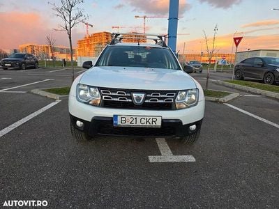 Culoarealb Utilizat 2015 Dacia Duster Lauréate SUV | 8.250 EUR (Preț bun)