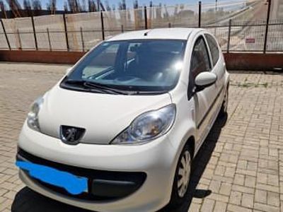 Alb Utilizat 2006 Peugeot 107 Hatchback | 2.000 EUR