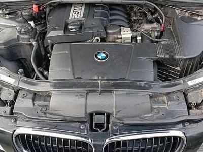 Second-hand BMW 318 143 CP (105 kW) 2010 Negru Berlinǎ