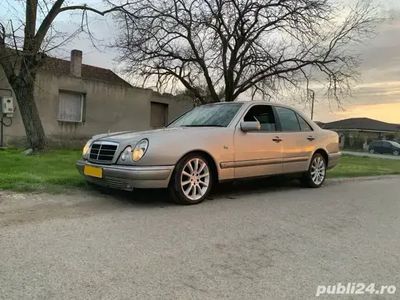 Utilizat 1996 Mercedes E300 Berlinǎ | 3.200 EUR