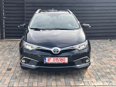 second-hand Toyota Auris Touring Sports 1.8 hybrid 2016 195.000 km