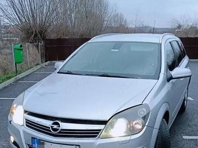 Gri Utilizat 2009 Opel Astra Berlinǎ | 2.450 EUR (Puțin scump)