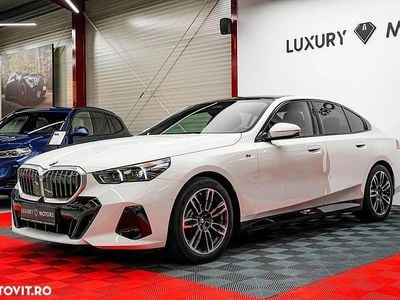 Second-hand BMW 520 Luxury Line 197 CP (144 kW) 2025 Culoarealb Berlinǎ