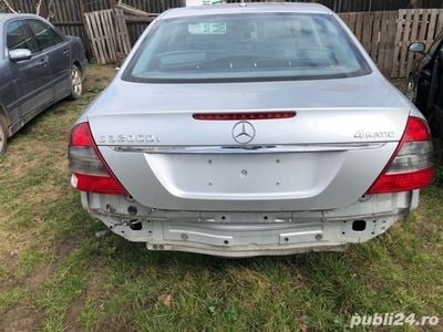 Second-hand Mercedes E320 270 CP (198 kW) 2008 Berlinǎ