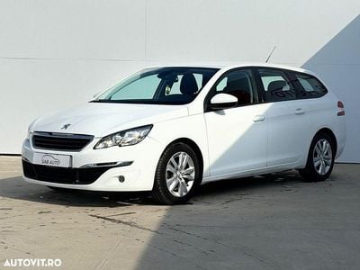 Second-hand Peugeot 308 Active 120 CP (88 kW) 2016 Culoarealb Hatchback