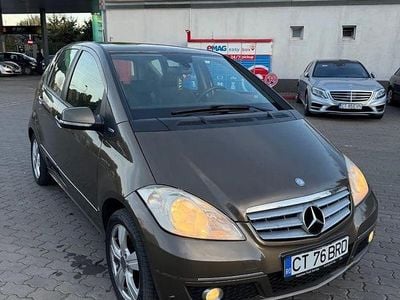 Culoaremaro Utilizat 2008 Mercedes A180 Hatchback | 2.200 EUR (Super Preț)