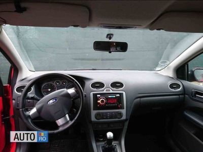Rosu Second-hand 2006 Ford Focus Hatchback | 3.100 EUR (Scump)