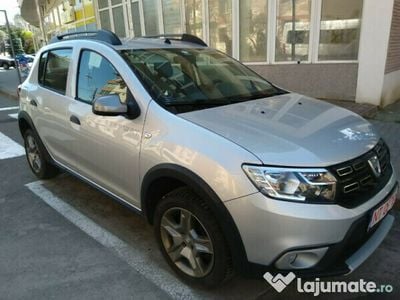 Second-hand Dacia Sandero Stepway 90 CP (66 kW) 2017 Gri Hatchback
