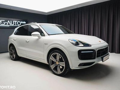 Second-hand Porsche Cayenne Platinum Edition 462 CP (339 kW) 2023 Culoarealb SUV