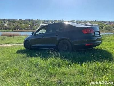 Second-hand VW Jetta 105 CP (77 kW) 2014 Negru Berlinǎ