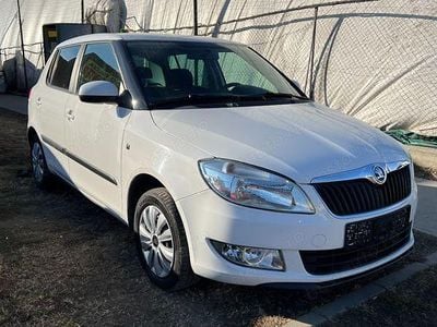 Alb Utilizat 2013 Skoda Fabia Ambition Hatchback | 5.390 EUR (Scump)