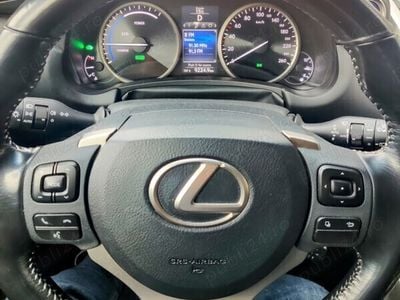 Lexus NX300h