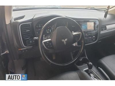 Second-hand Mitsubishi Outlander 150 CP (110 kW) 2014 Albastru SUV