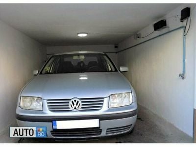 Second-hand VW Bora 90 CP (66 kW) 2004 Gri Berlinǎ