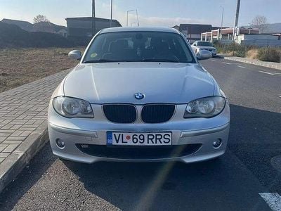Culoareargint Utilizat 2006 BMW 120 Sport Line Hatchback | 2.450 EUR