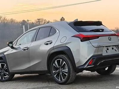 Gri Utilizat 2021 Lexus UX 250h Executive Line SUV | 25.990 EUR (Preț OK)