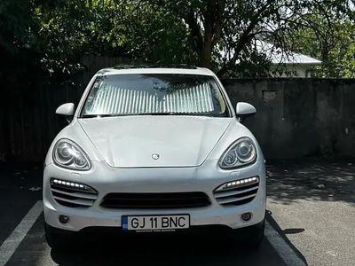 Alb Second-hand 2013 Porsche Cayenne SUV | 16.499 EUR (Puțin scump)