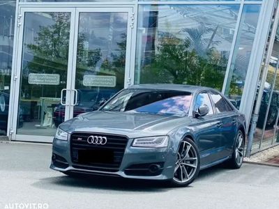 Gri Utilizat 2017 Audi S8 Berlinǎ | 41.990 EUR