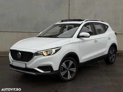 Second-hand MG ZS Luxury 105 kW (143 CP) 2021 Culoarealb SUV