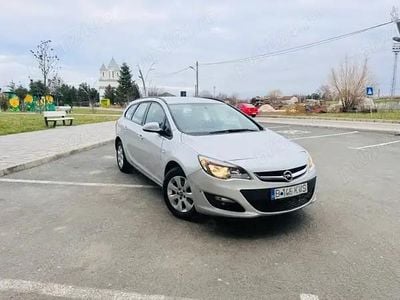 Second-hand Opel Astra 110 CP (80 kW) 2015 Gri Break