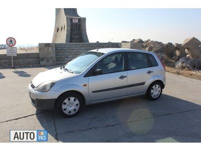 Second-hand Ford Fiesta 65 CP (47 kW) 2006 Gri Hatchback