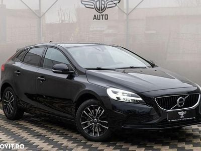 Culoarenegru Second-hand 2017 Volvo V40 Momentum Hatchback | 9.990 EUR (Preț OK)
