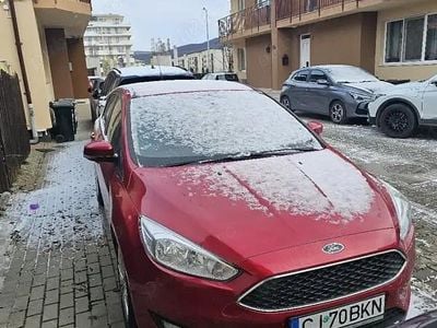 Rosu Second-hand 2014 Ford Focus Hatchback | 6.000 EUR (Preț OK)