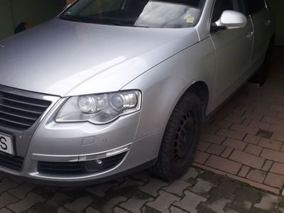 Gri Utilizat 2010 VW Passat Berlinǎ | 5.500 EUR