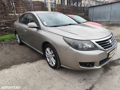 Culoaregalbeuriu Second-hand 2011 Renault Latitude Berlinǎ | 4.850 EUR (Preț OK)