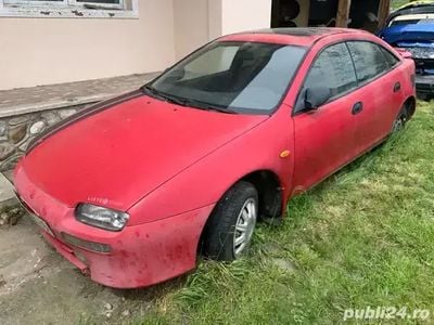 Utilizat 2000 Mazda 323 Berlinǎ | 350 EUR