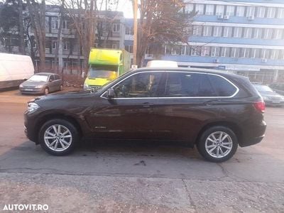 Second-hand BMW X5 Sport Line 231 CP (169 kW) 2016 Culoaremaro SUV