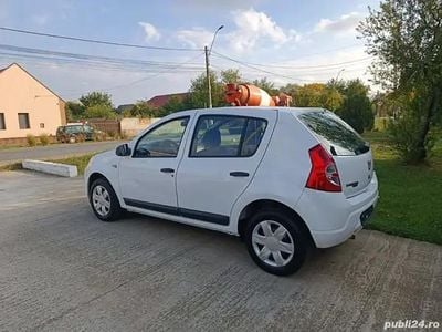 Utilizat 2010 Dacia Sandero Hatchback | 2.499 EUR (Puțin scump)