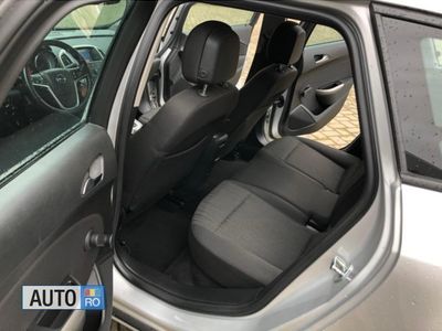 Argintiu Utilizat 2013 Opel Astra | 7.150 EUR (Puțin scump)