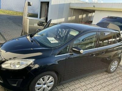 Second-hand Ford Grand C-Max Trend 116 CP (85 kW) 2012 Negru Monovolum